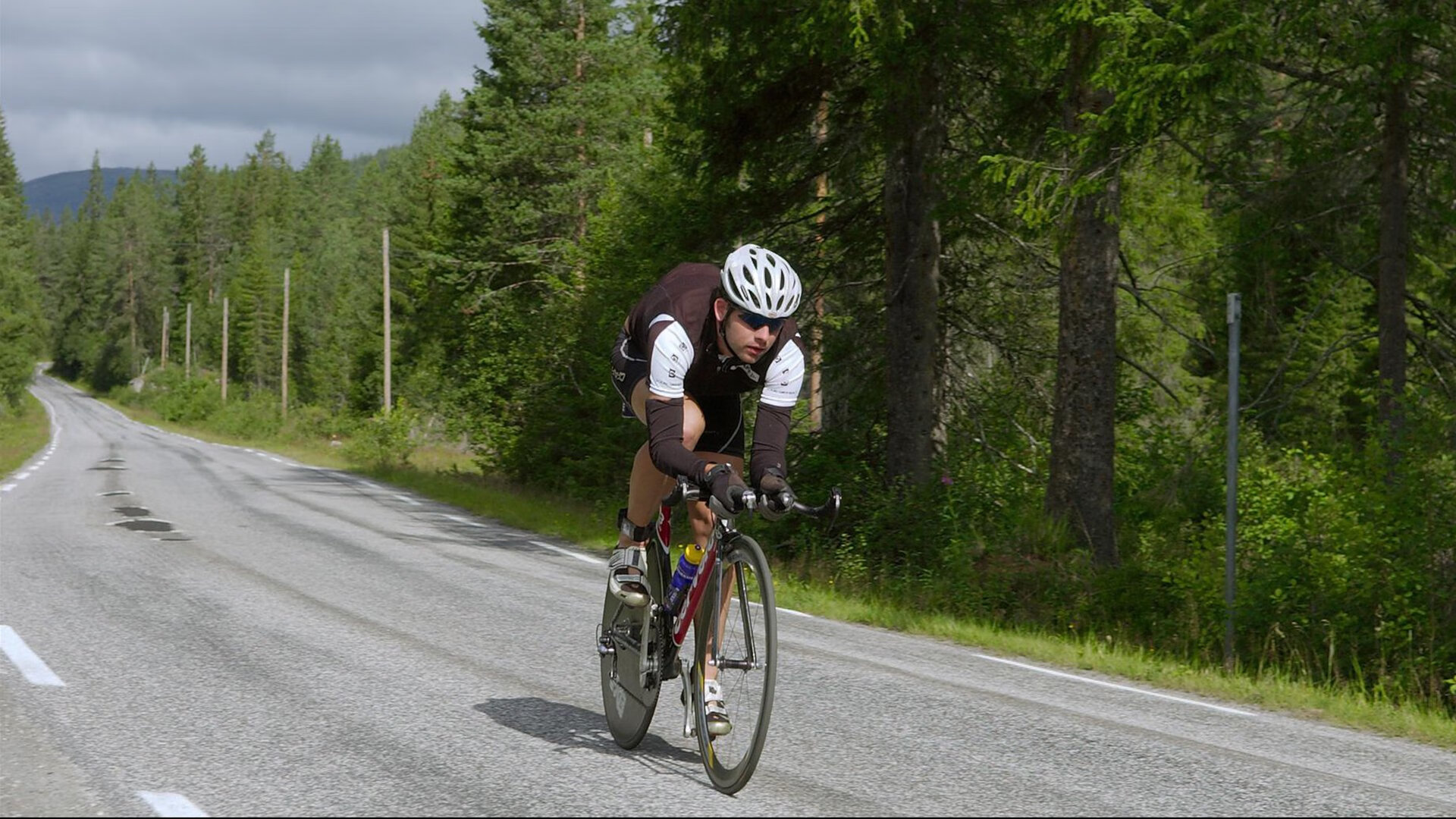 城市篮球代表队集训加强战术演练备战全国对抗赛，篮球队代表队介绍词
