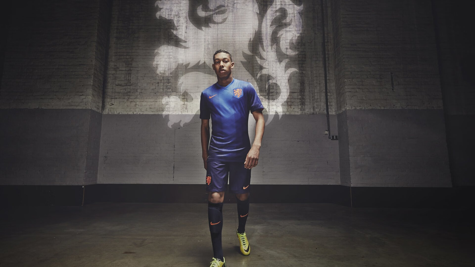 帕特森的精湛球技和战术智慧，使袋鼠队攻防无懈可击，帕特森销售